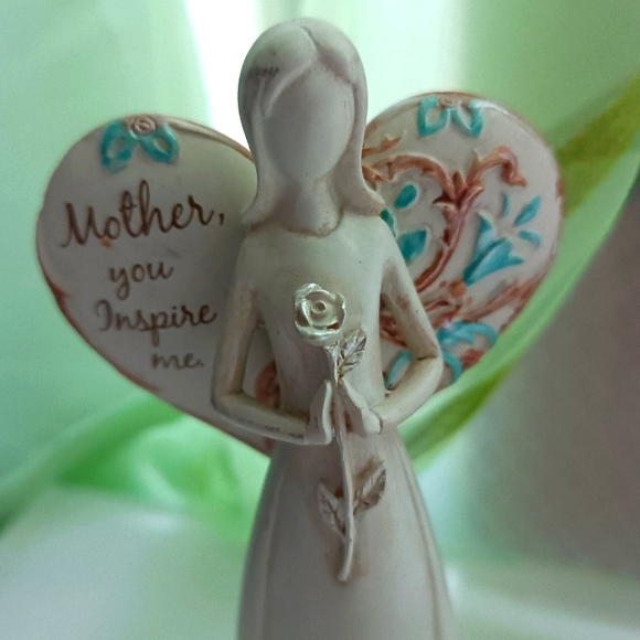 Seagull Studios Ceramic Flutter Heart Angel Figurine 2009, 6"H - Picture 5 of 14